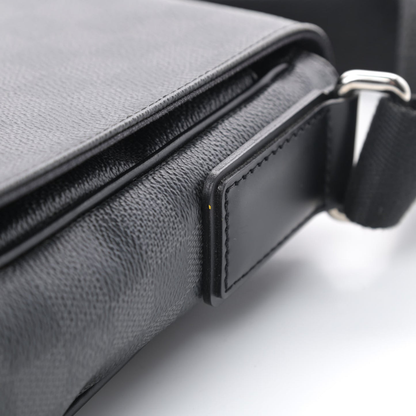 Damier Graphite District PM