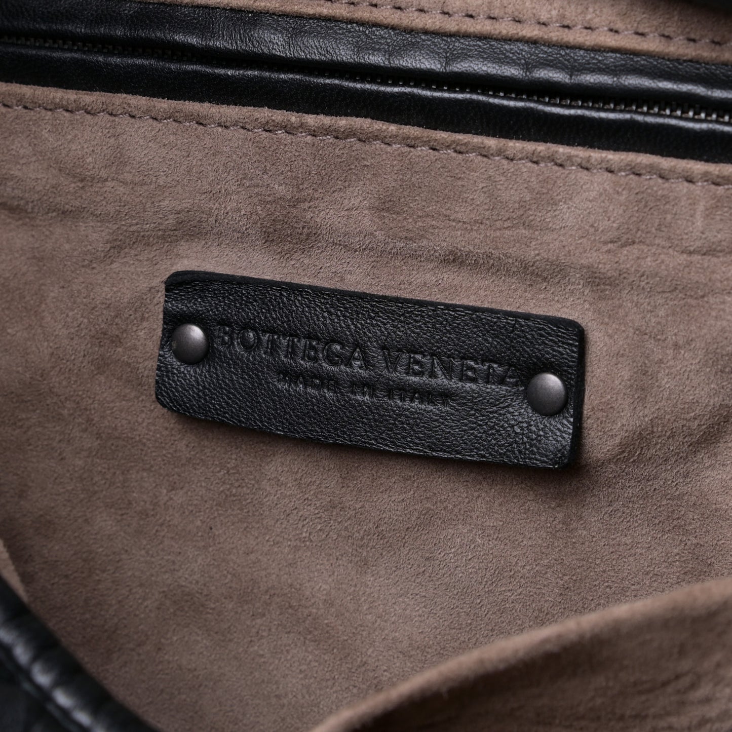 Nappa Intrecciato Medium Veneta Hobo Black