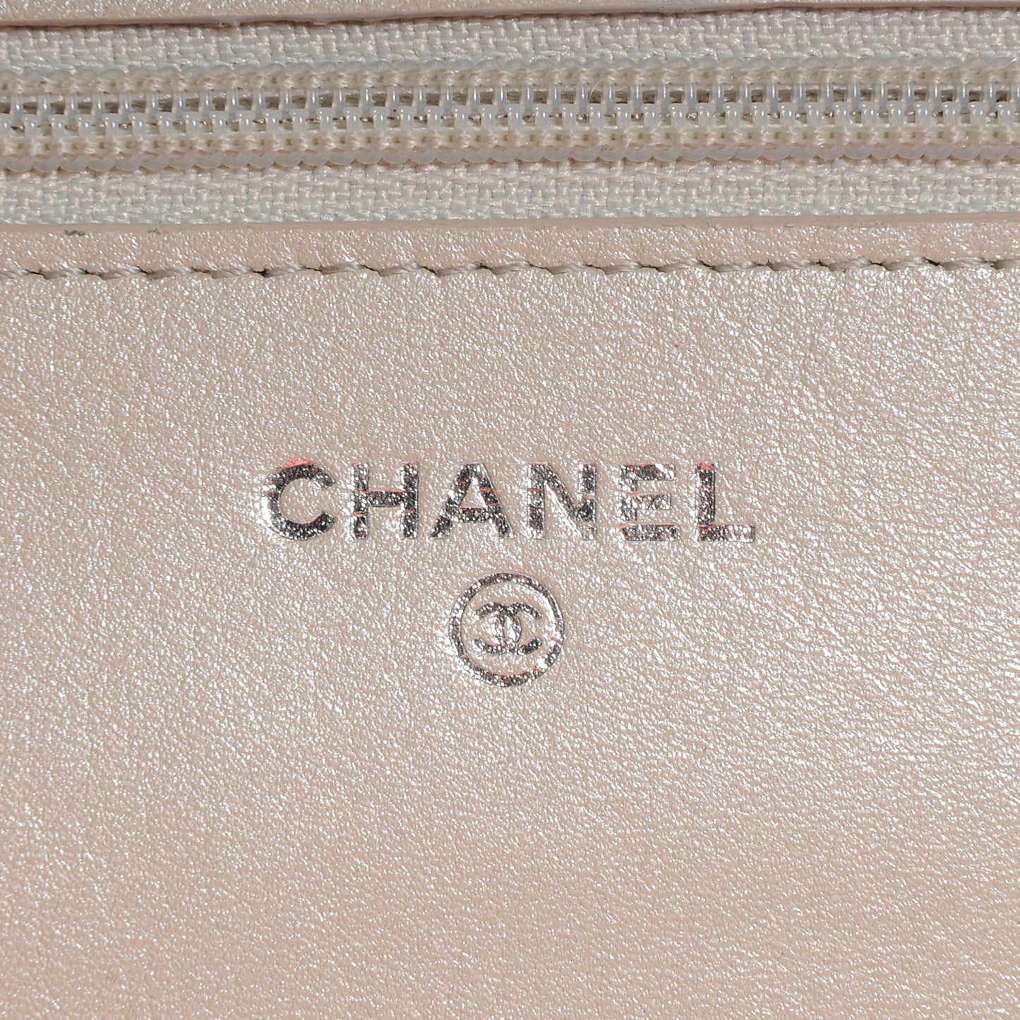 Caviar Sevruga Wallet on Chain WOC Pearl