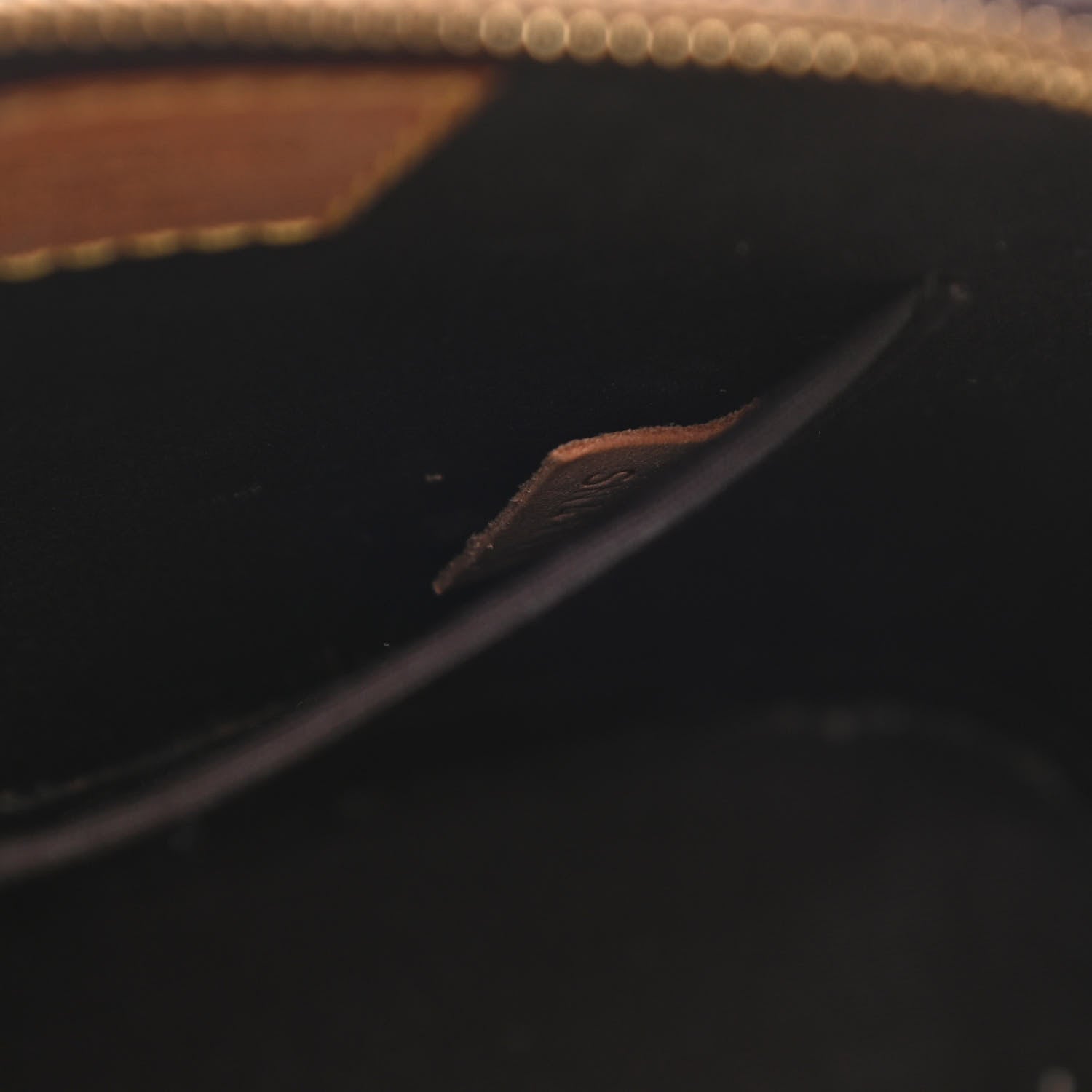 Louis Vuitton Vernis Alma BB Amarante 7 of 13