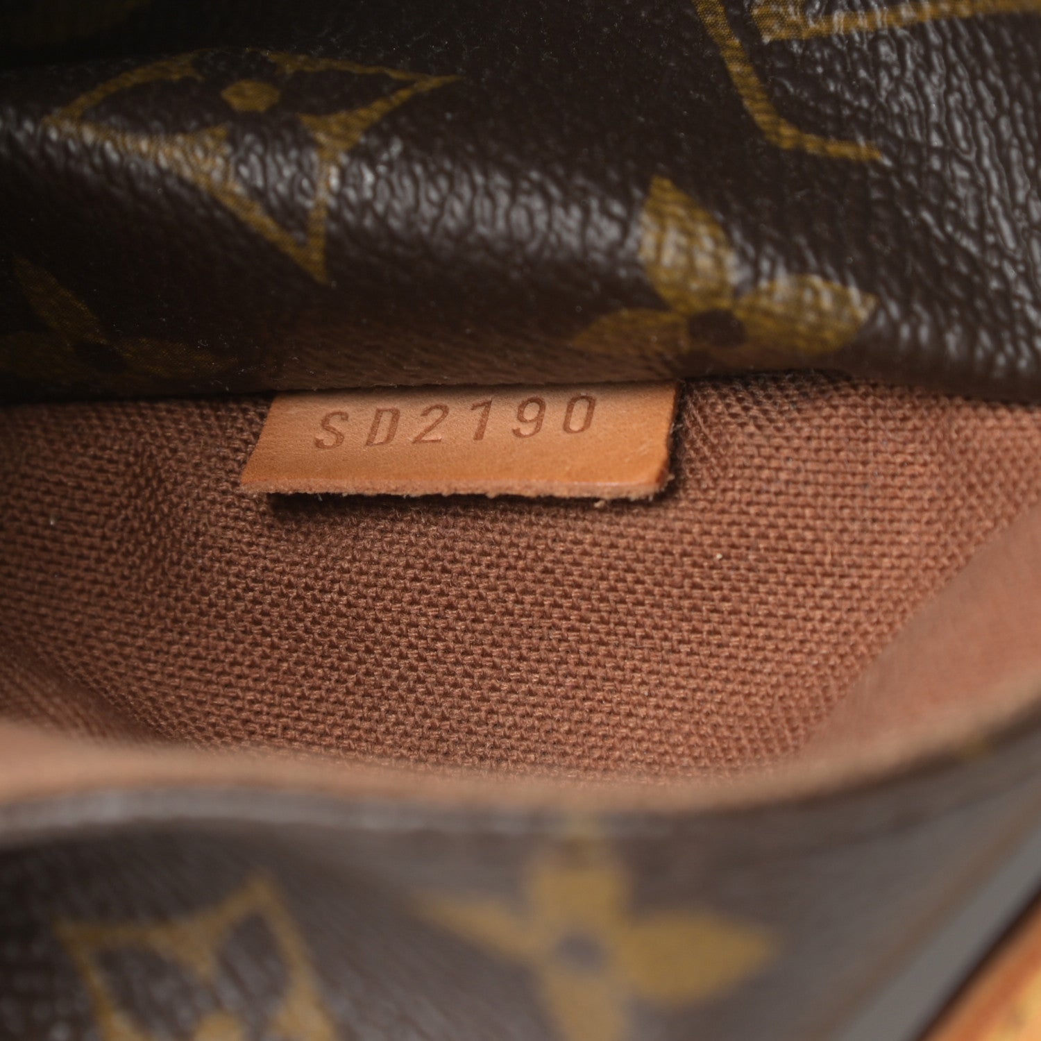 Louis Vuitton Monogram Totally MM 7 of 19