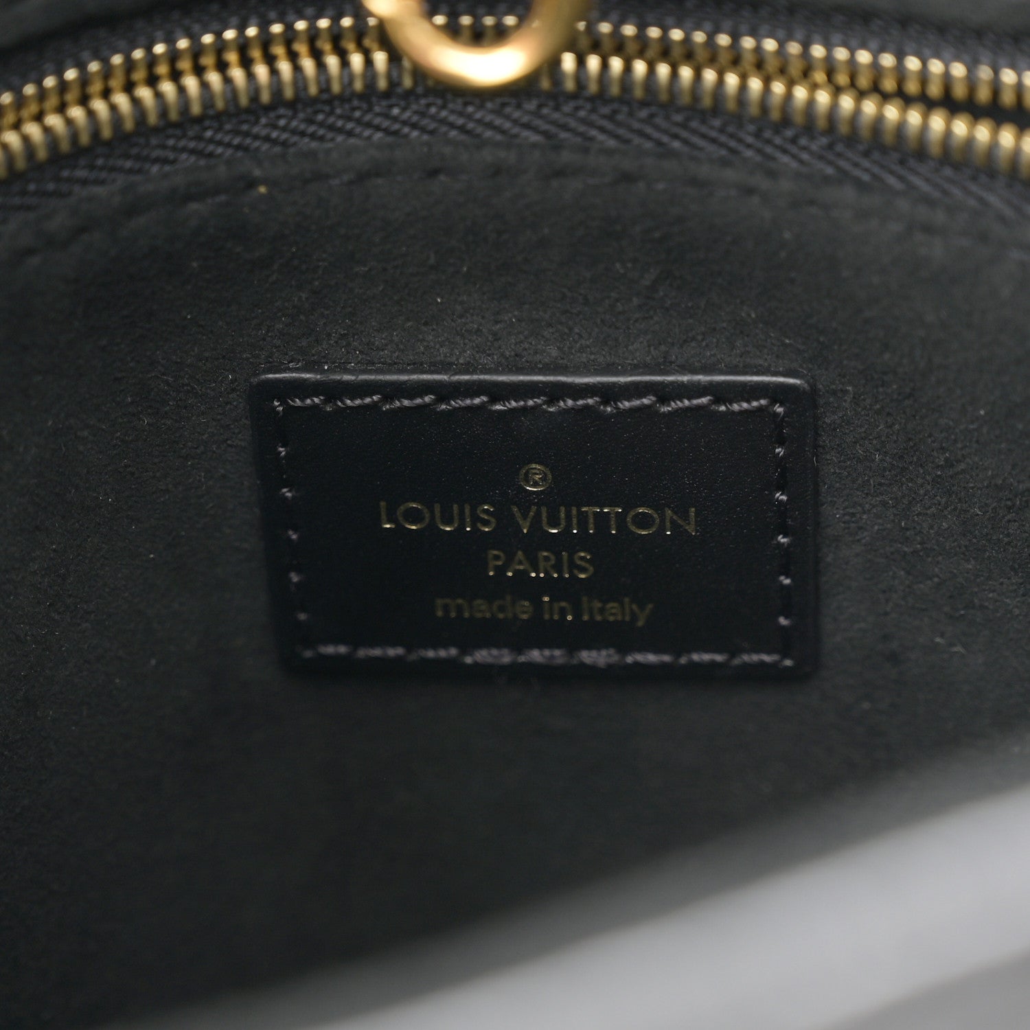 Louis Vuitton Empreinte Monogram Giant Onthego PM Black 6 of 9