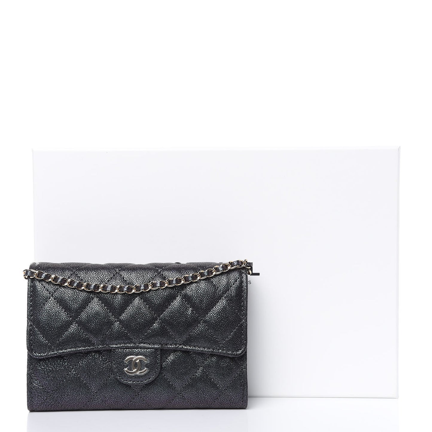 Iridescent Caviar Quilted Classic Clutch With Chain Black