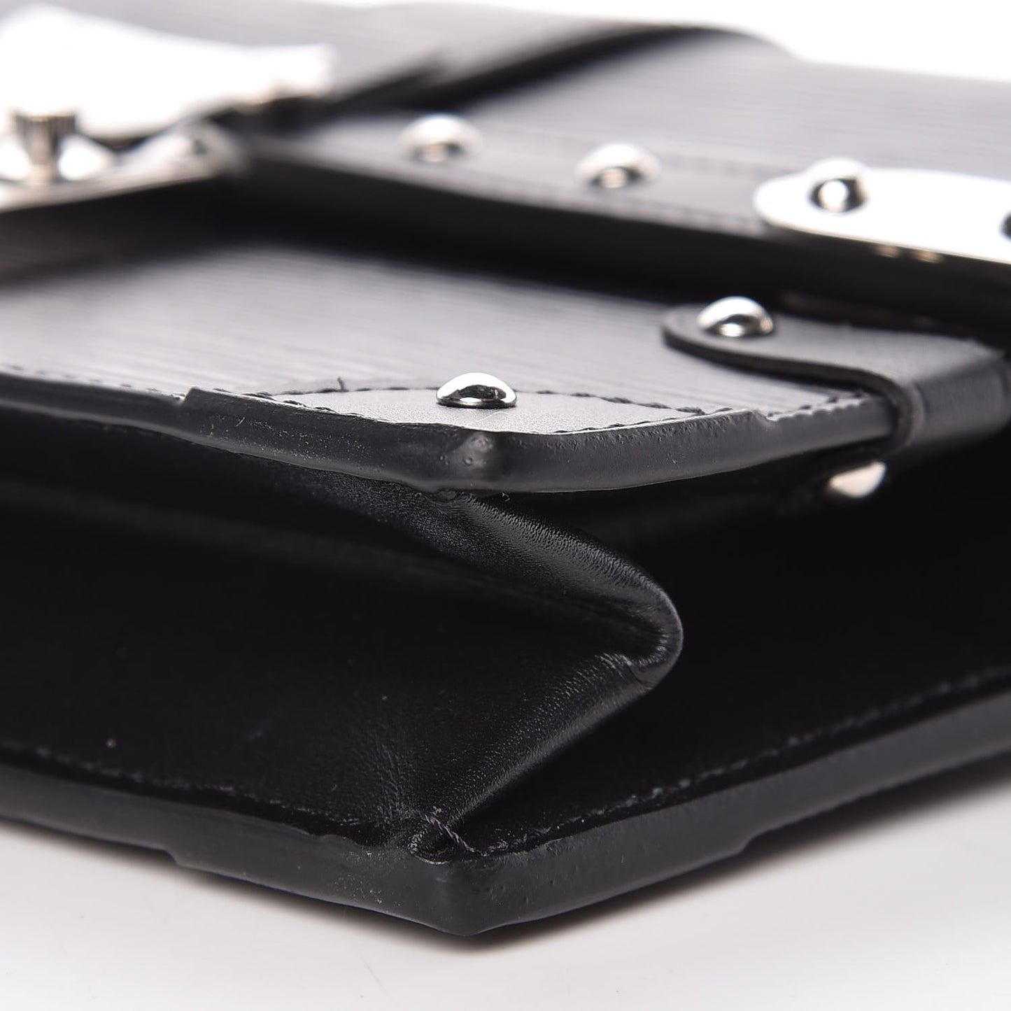 Epi Trunk Chain Wallet Black
