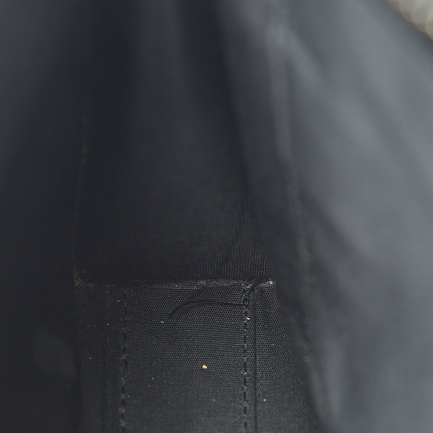Calfskin Bee Pouch Black