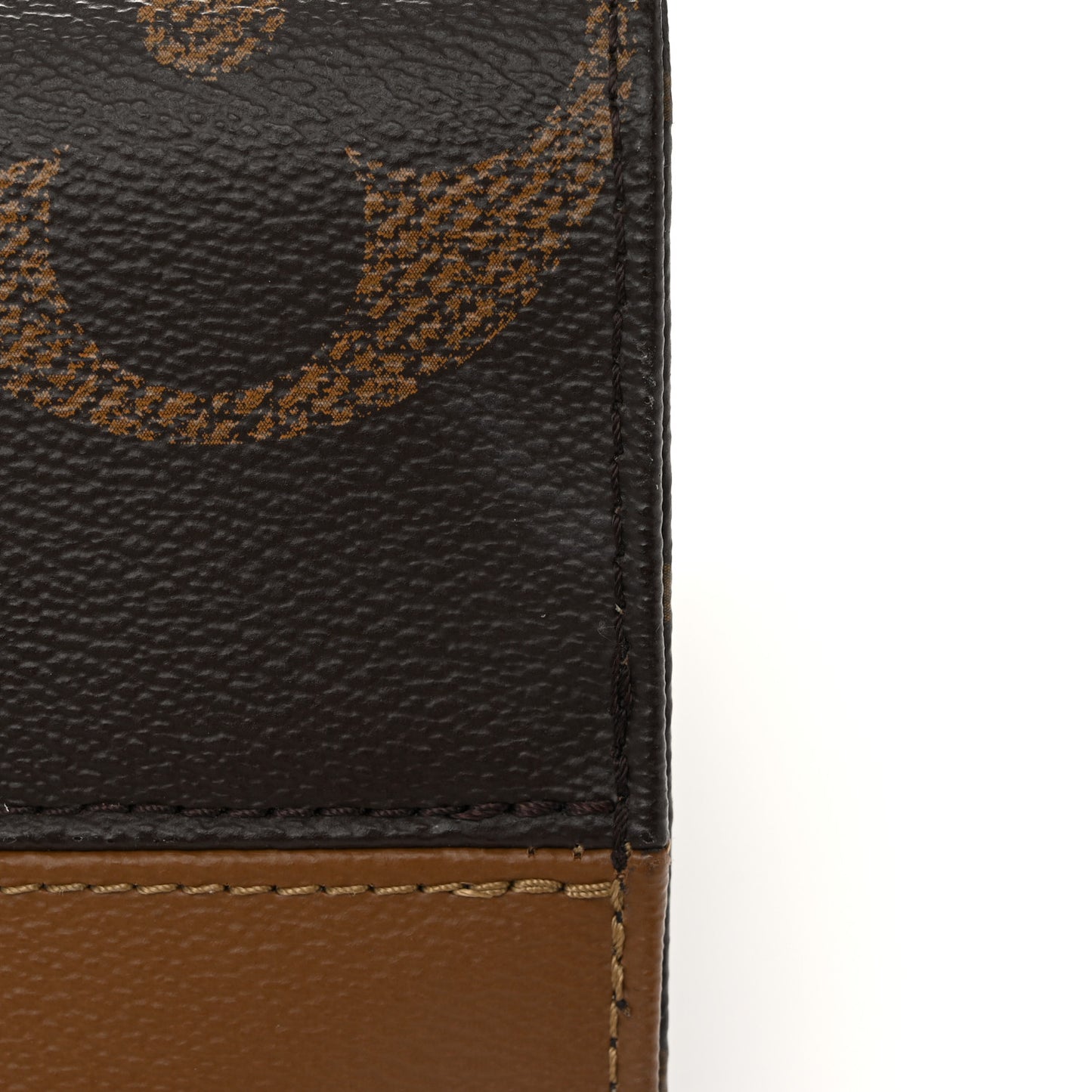 Reverse Monogram Giant Onthego MM