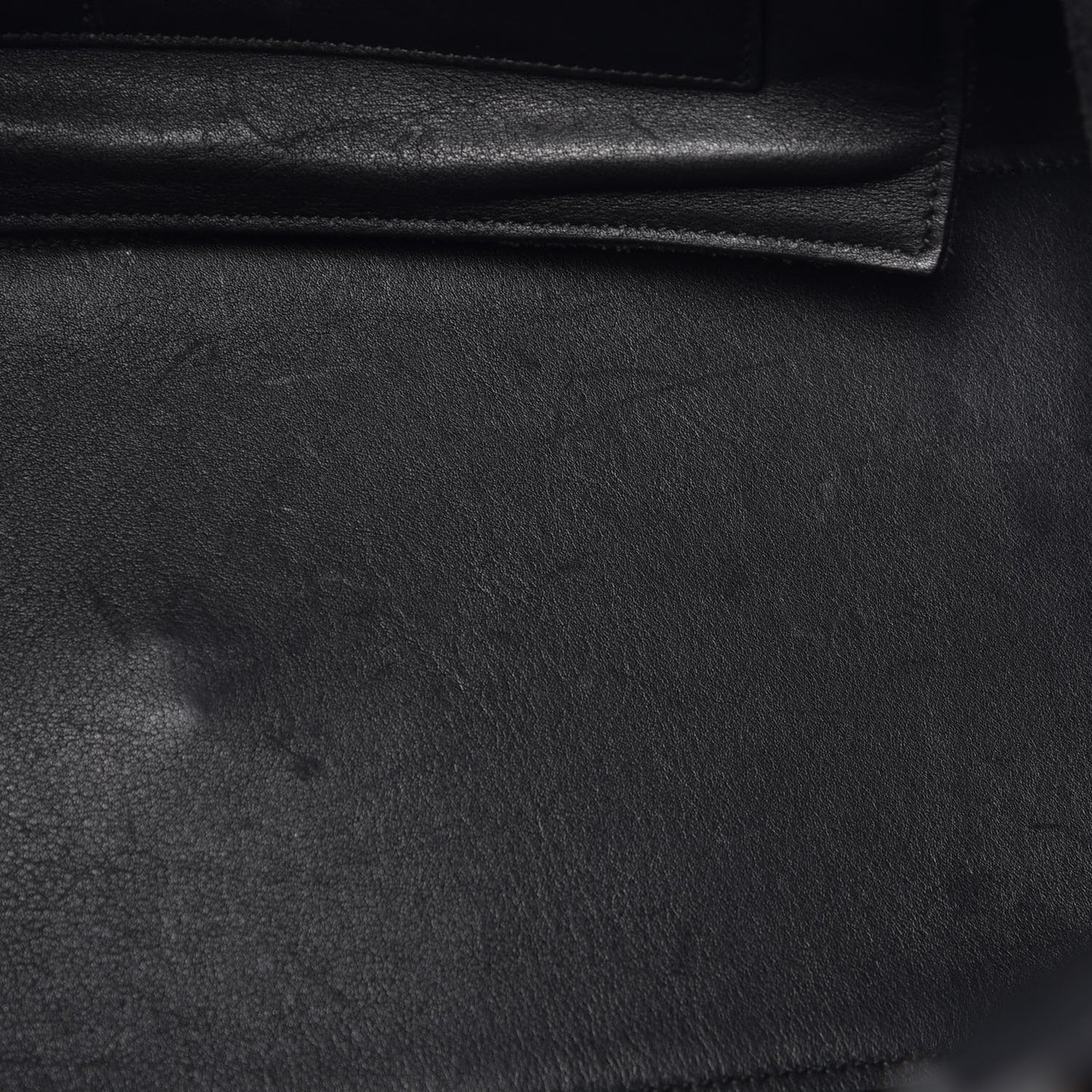 Calfskin Medium Classic Y Cabas Black