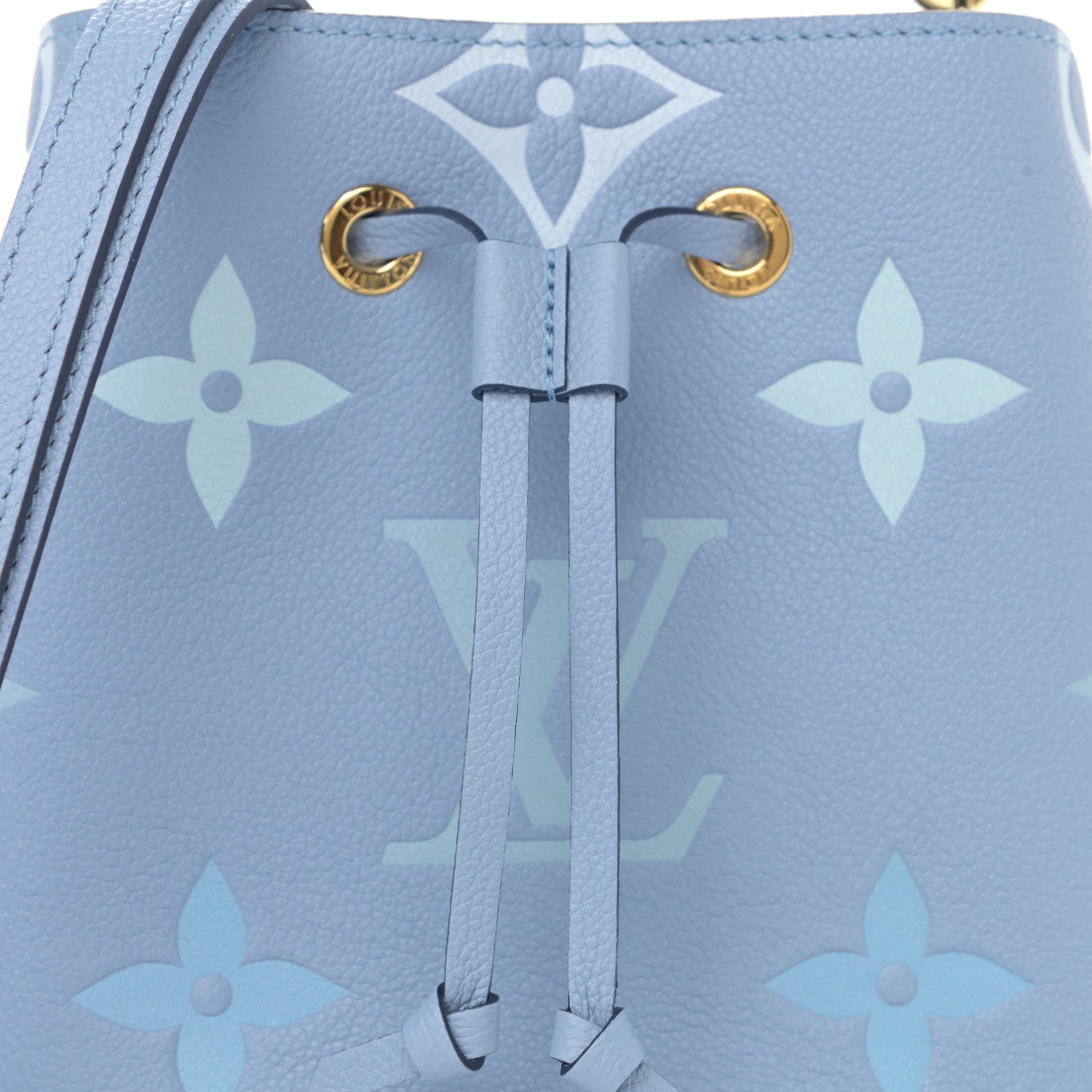 Louis Vuitton Empreinte Monogram Giant By The Pool Neonoe BB Summer Blue 7 of 10