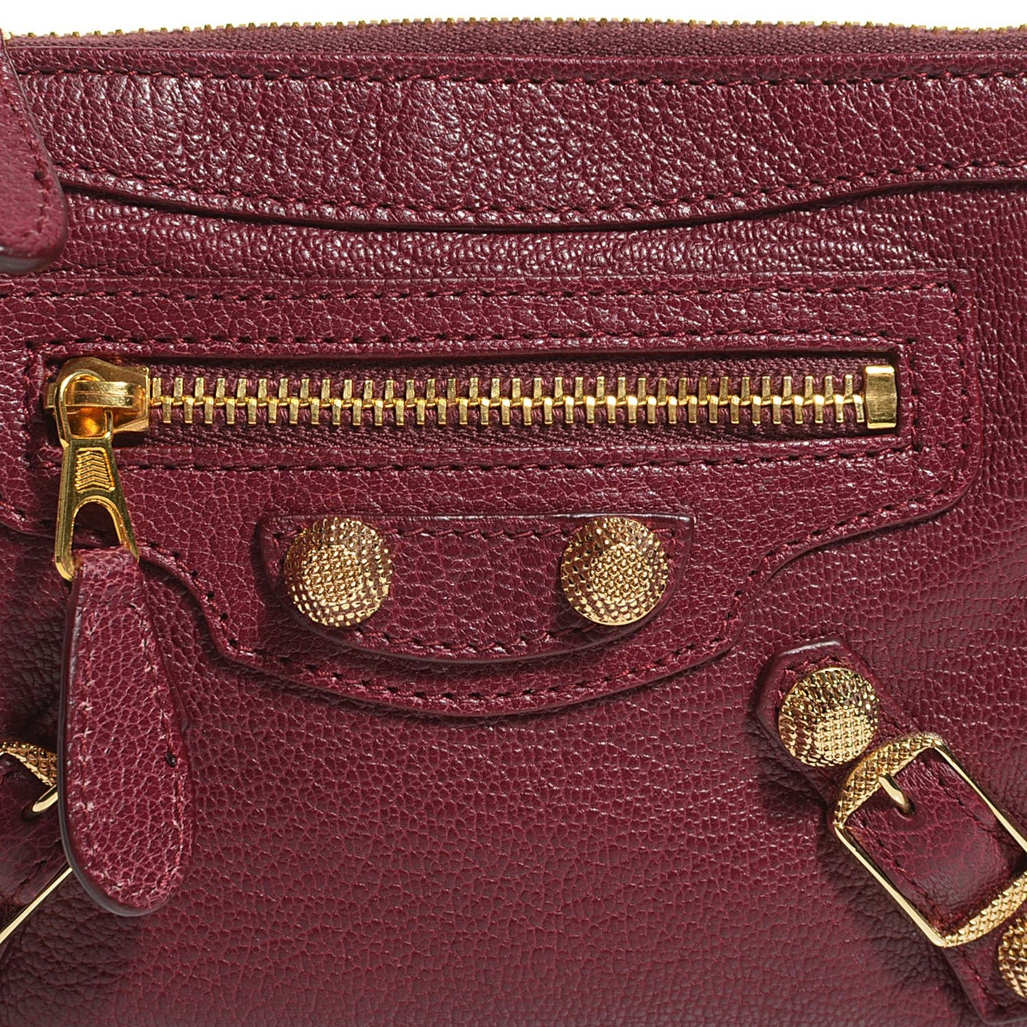 Chevre Hamilton Giant 12 Gold Hardware M Porte-Monnaie Coin Purse Cassis