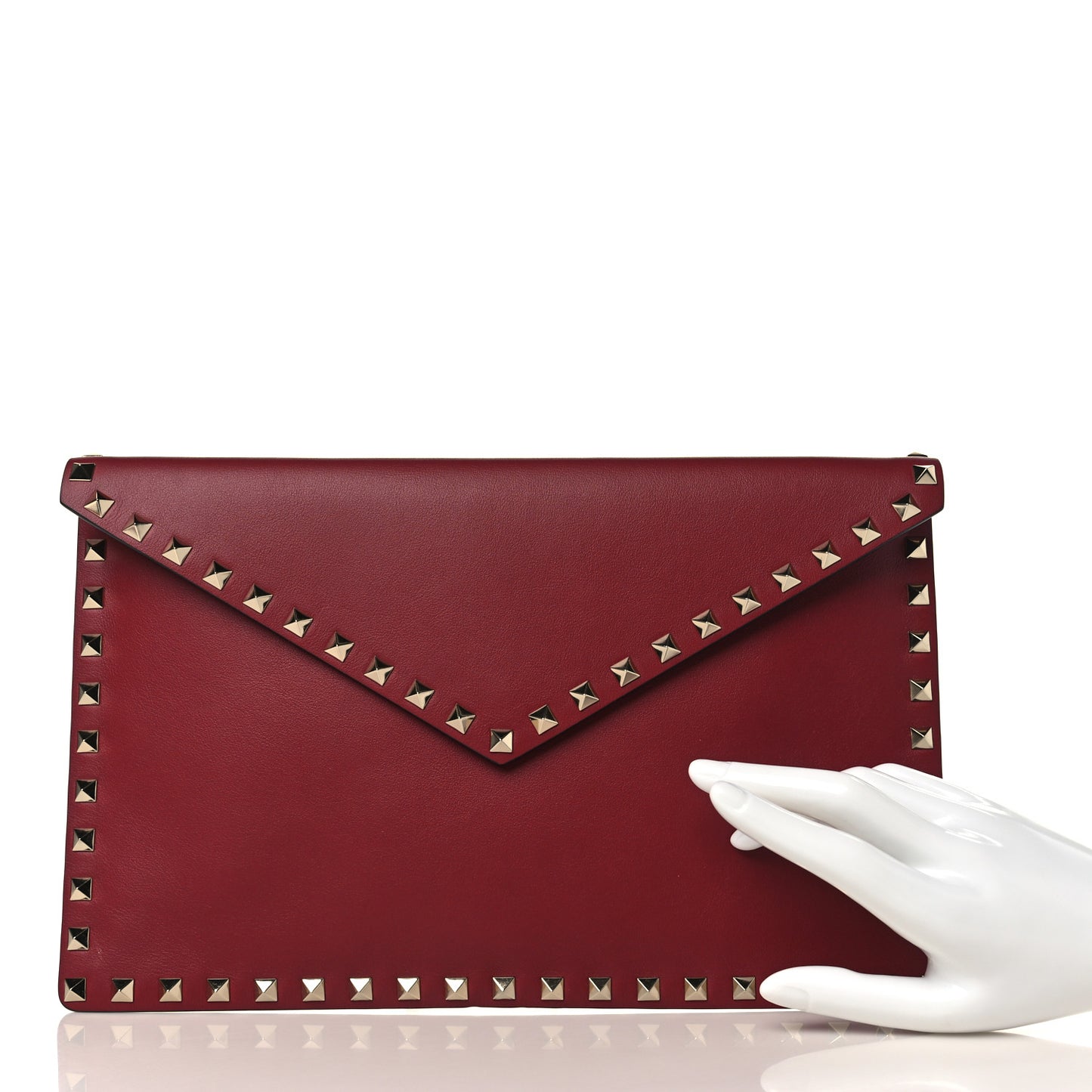 Vitello Large Rockstud Envelope Clutch Rubino