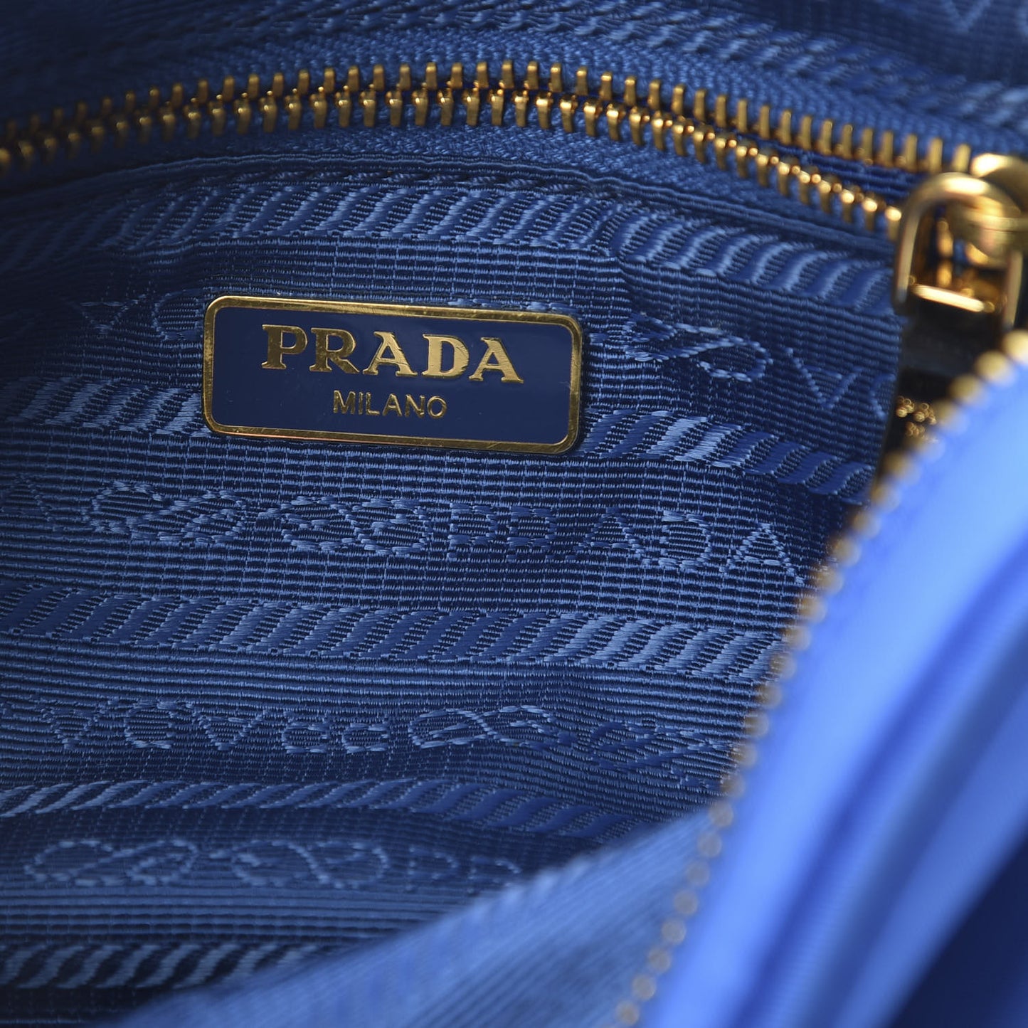 Tessuto Nylon Saffiano Wristlet Azzurro