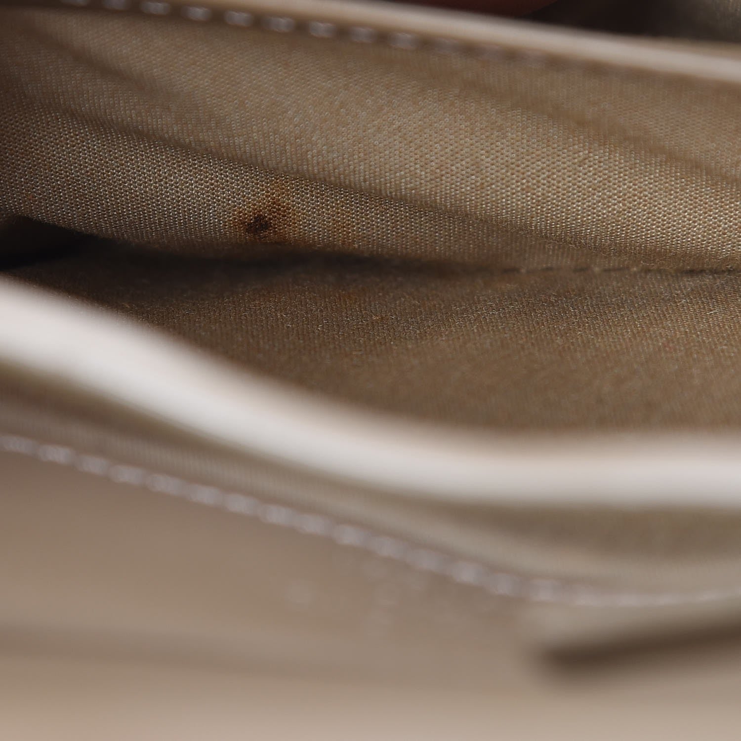 Louis Vuitton Epi Honfleur Pepper 8 of 21