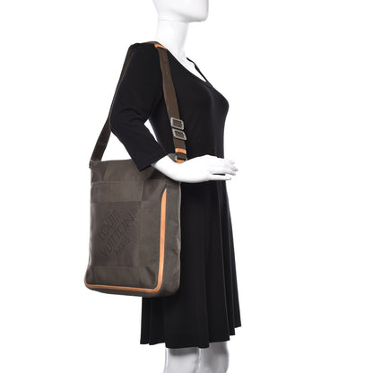 Louis Vuitton Damier Geant Compagnon Messenger Terre 2 of 15