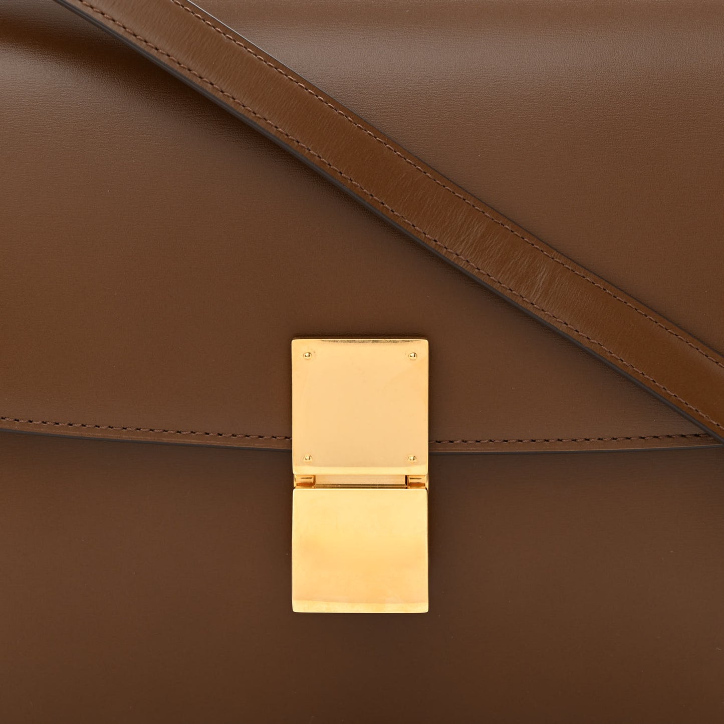 Box Calfskin Medium Classic Box Flap Bag Camel