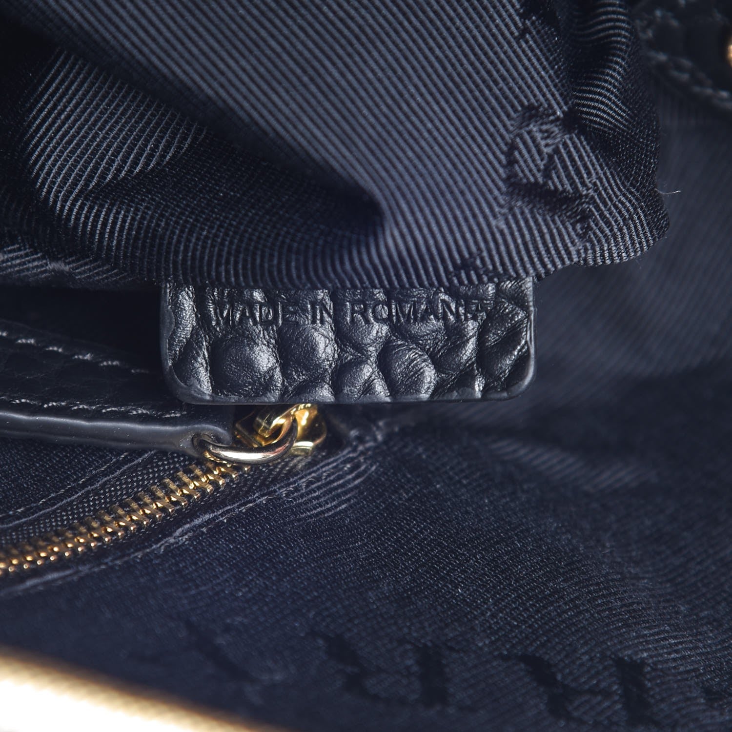 Burberry Signature Grain Calfskin Medium Welburn Tote Black 7 of 8
