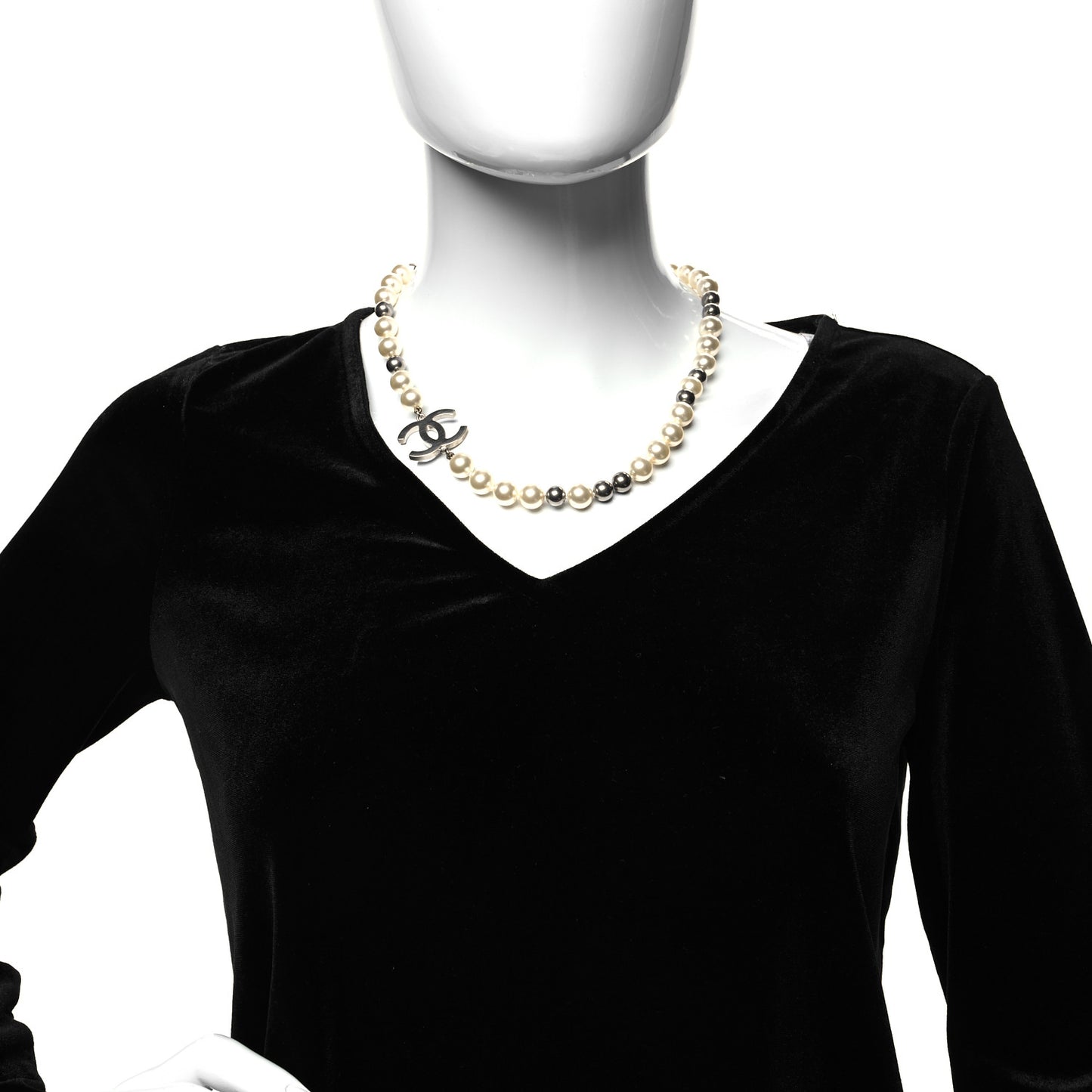 Pearl CC Short Necklace Silver