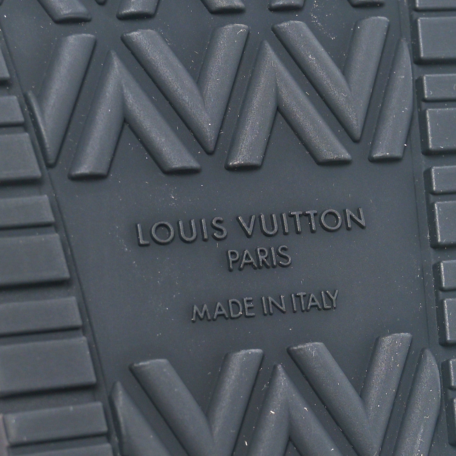 Louis Vuitton Metallic Calfskin Monogram Embossed Bom Dia Flat Mule Sandals 39 Silver 8 of 8