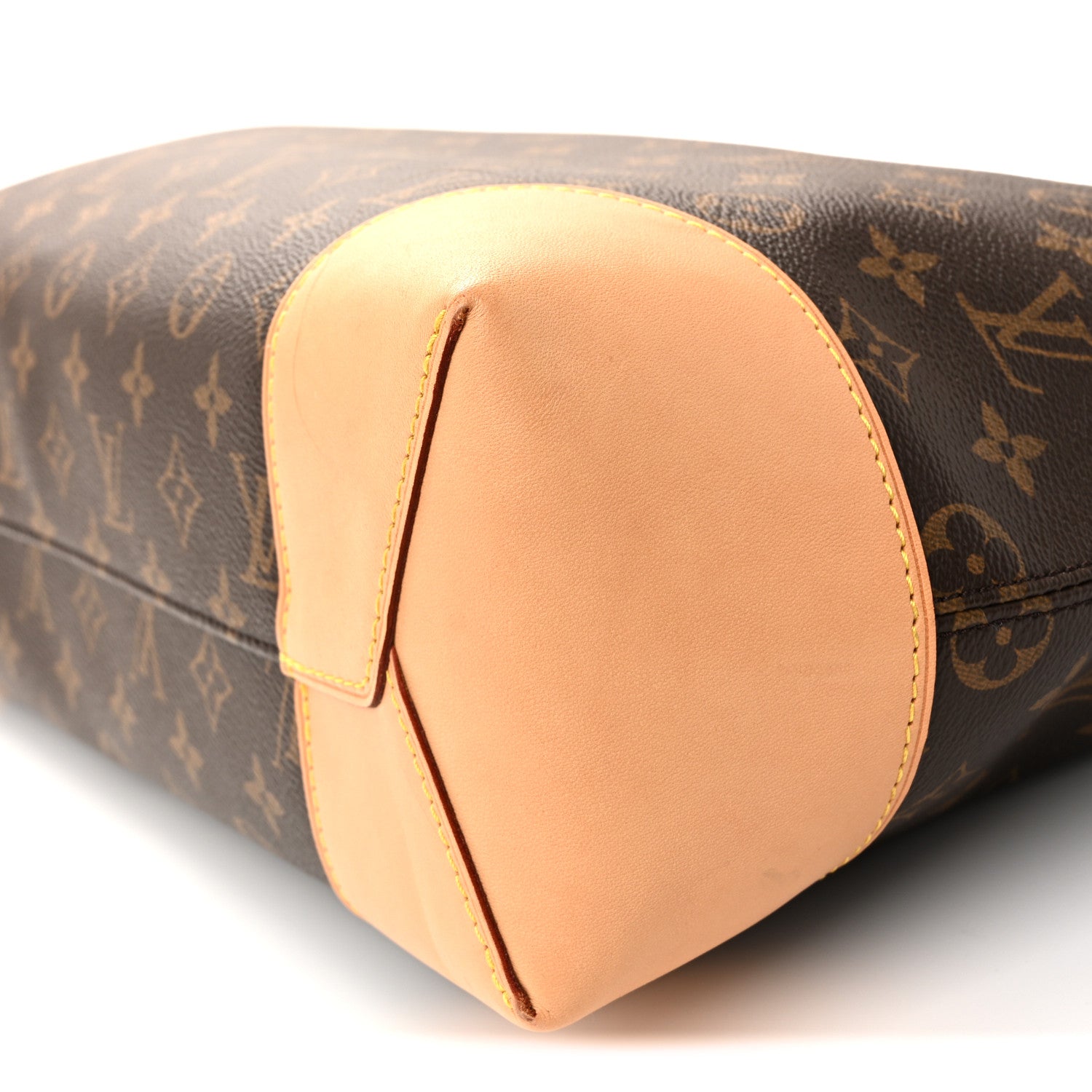 Louis Vuitton Monogram Berri MM 10 of 10