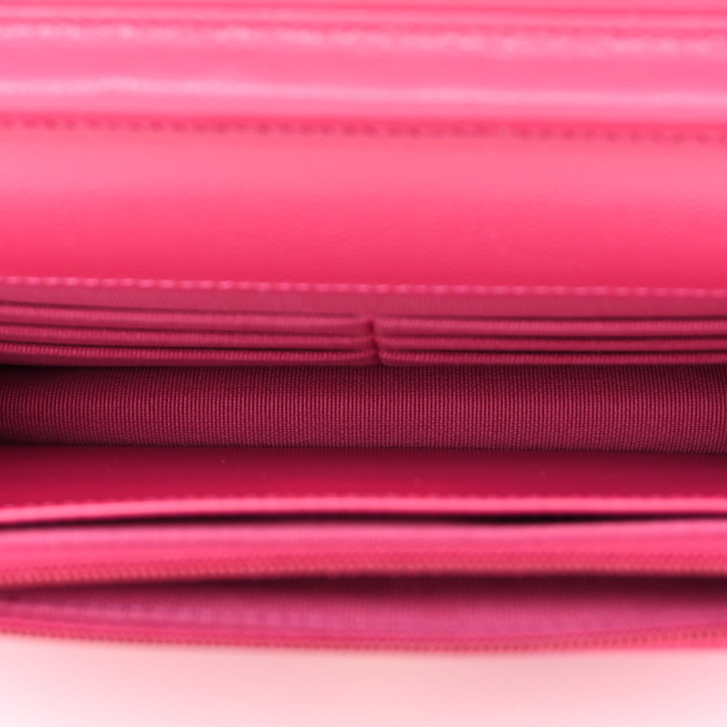 Caviar Quilted Wallet On Chain WOC Fuchsia