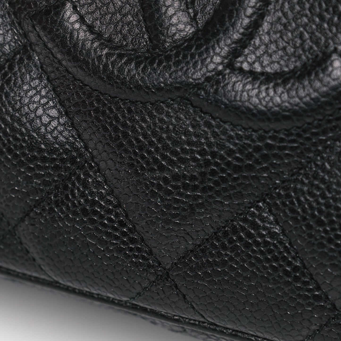 Caviar Quilted CC Camera Case Black