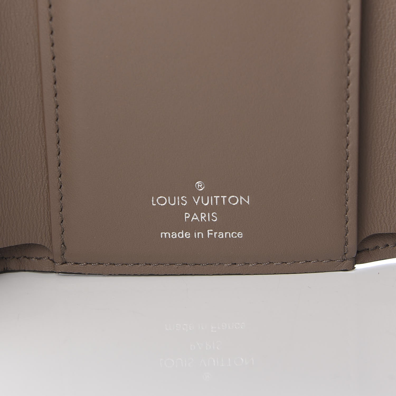 Louis Vuitton Taurillon Capucines Compact Wallet Magnolia 5 of 8