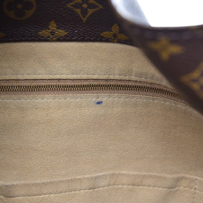 Louis Vuitton Monogram Artsy GM 17 of 26