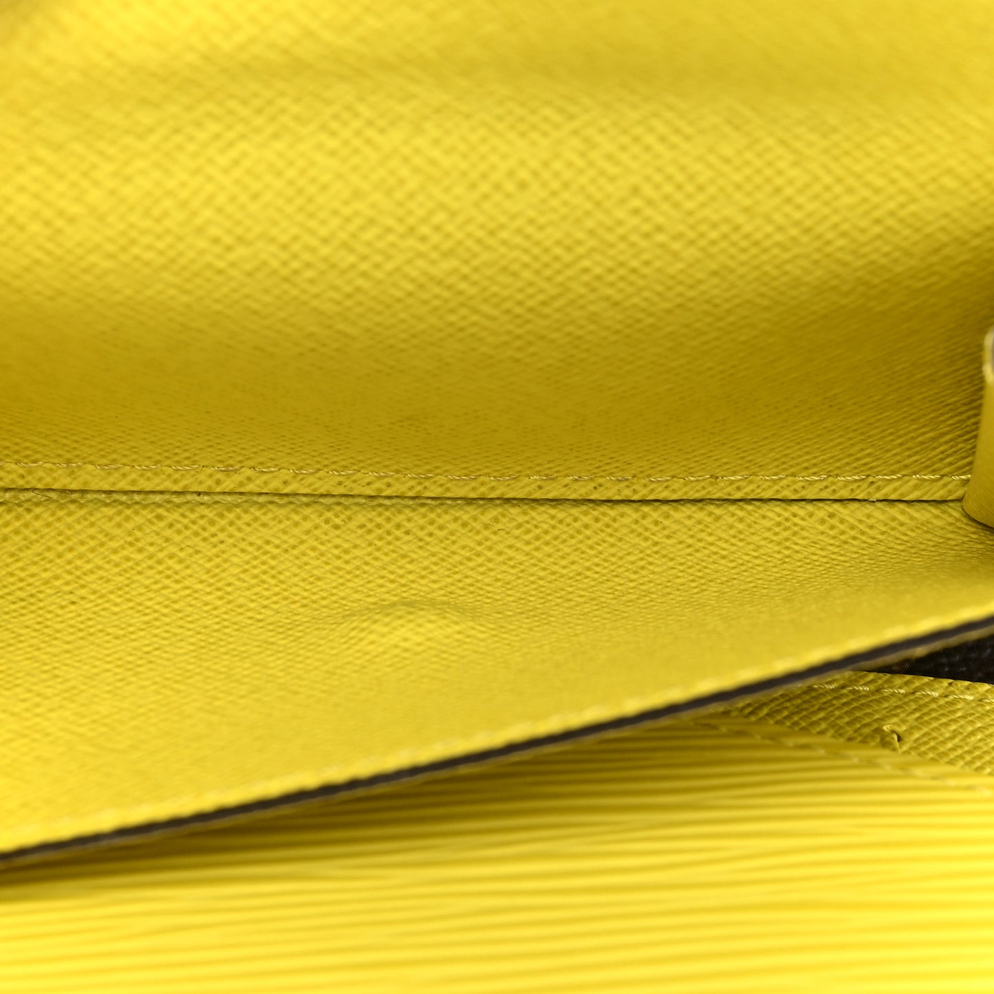 Epi Monogram Marie-Lou Compact Wallet Pistache