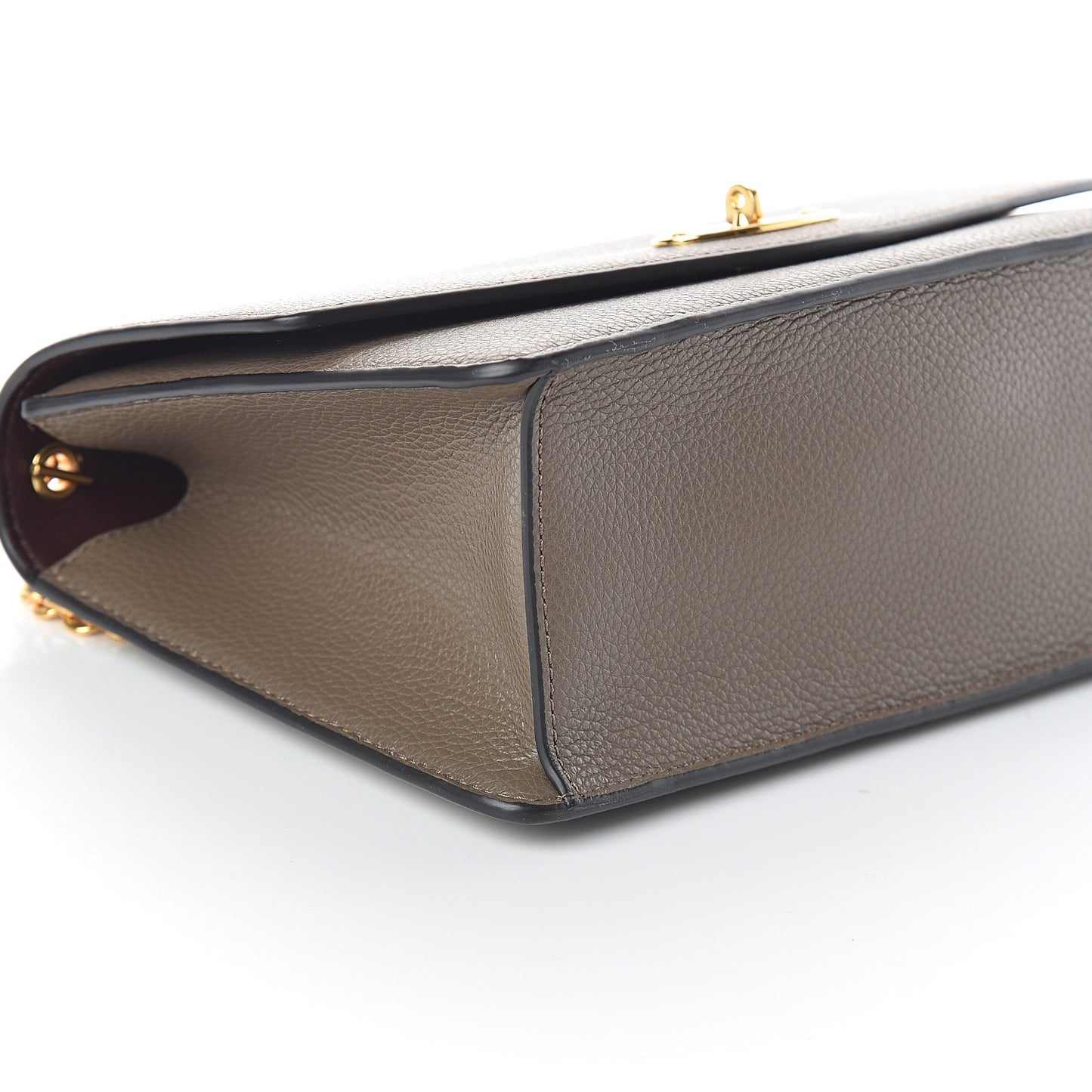 Classic Grain Calfskin Medium Darley Clay