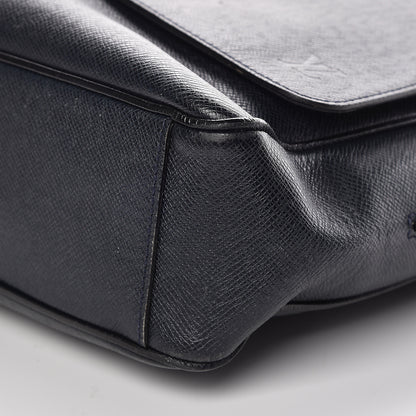 Louis Vuitton Taiga Milo Messenger Boreal 9 of 15