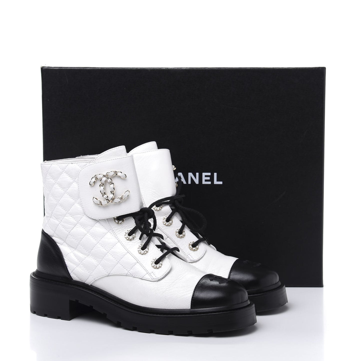 Shiny Goatskin Calfskin Quilted Lace Up Combat Boots 41 Black White