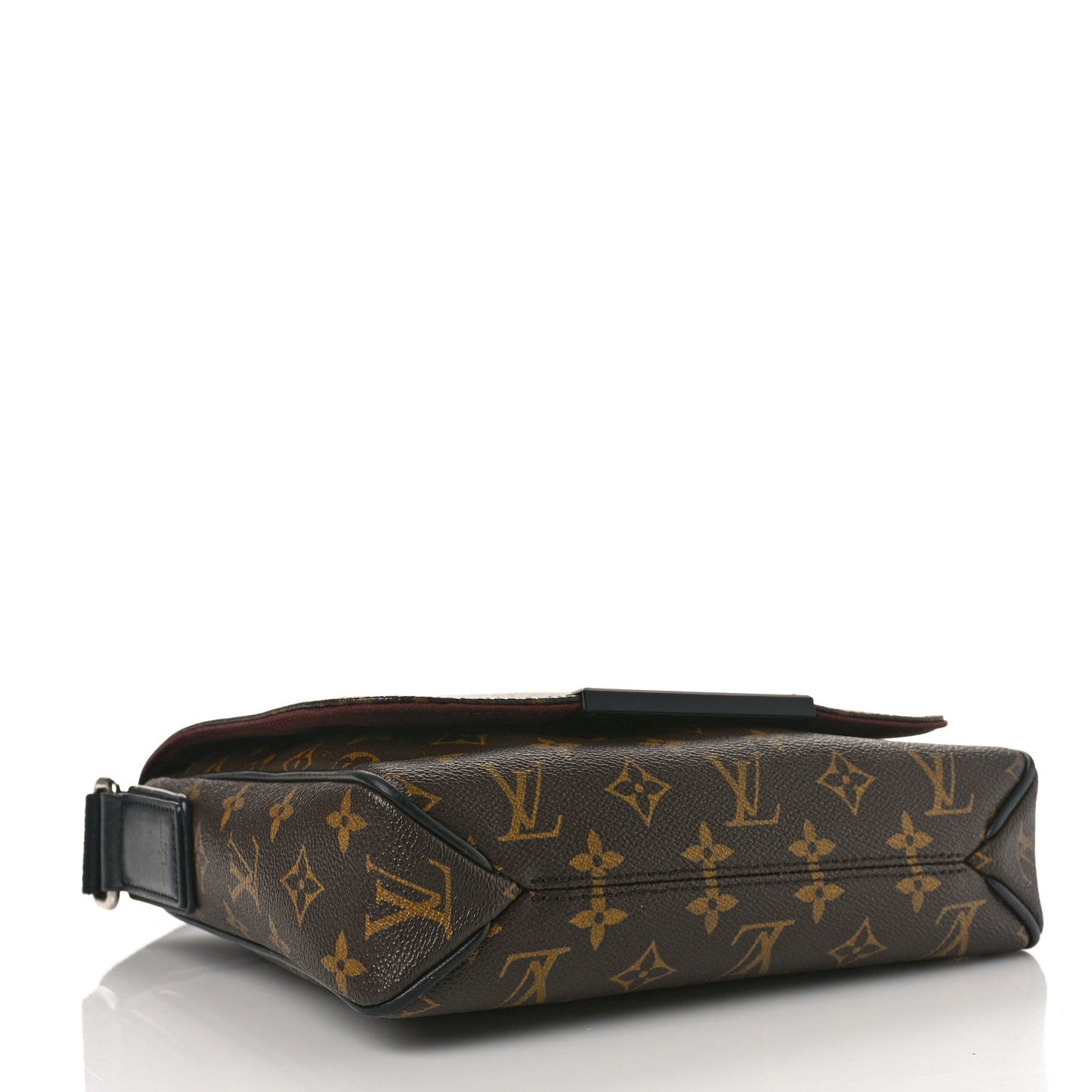 Monogram Macassar District PM