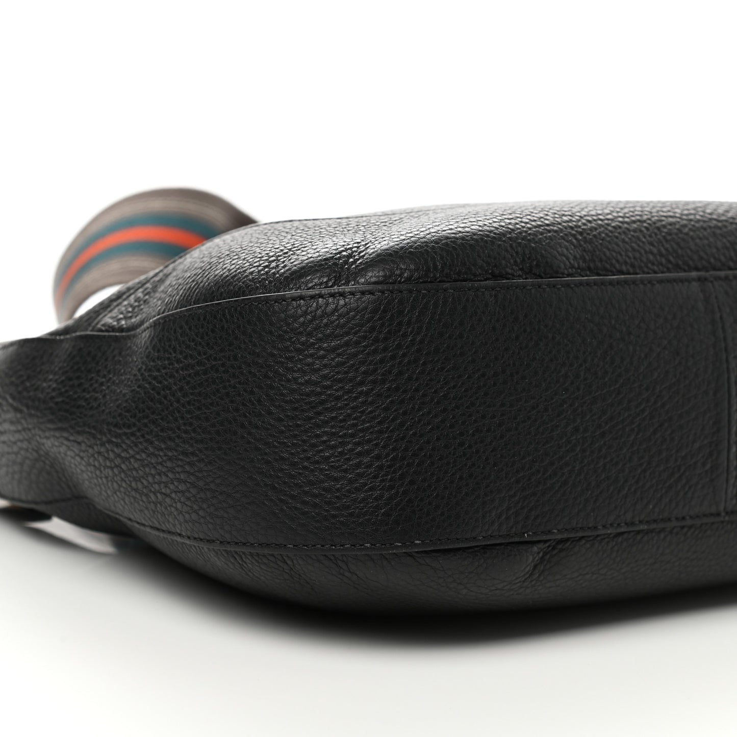 Vitello Daino Zippered Messenger Hobo Black