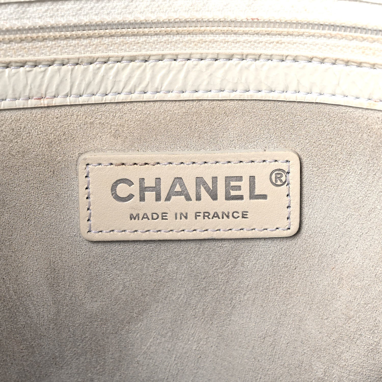 Chanel Crumpled Patent Small Droplet Hobo White 6 of 15