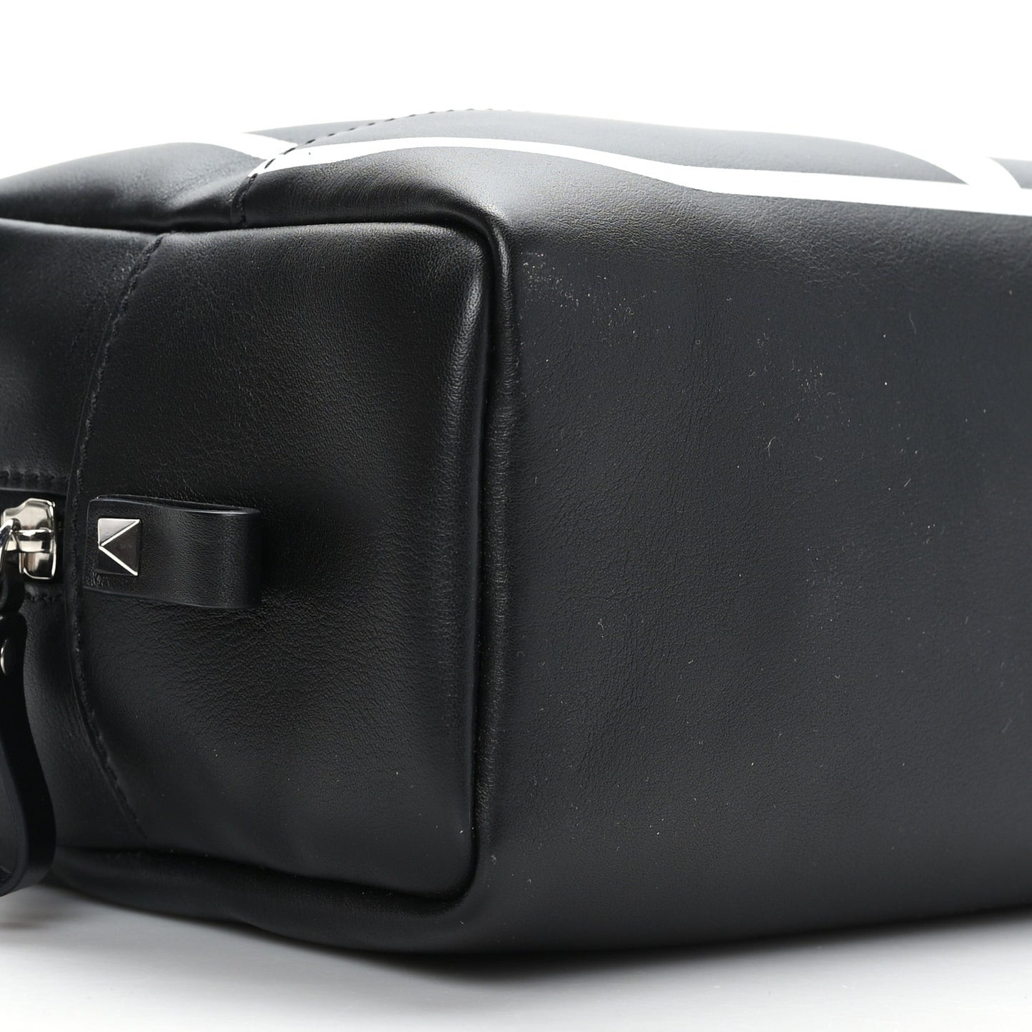 Calfskin VLogo Inlay Wash Bag Black