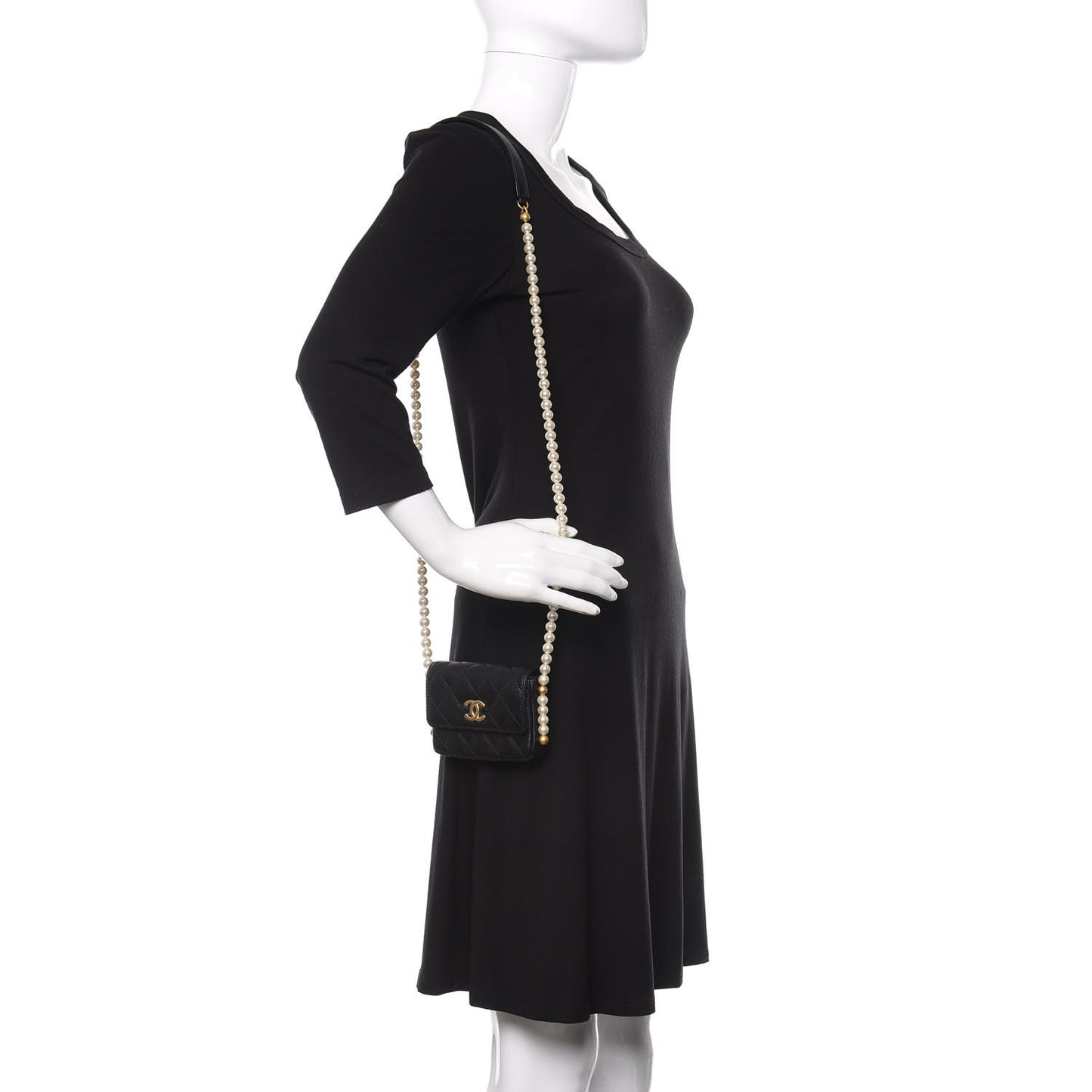 Calfskin Quilted About Pearls Card Holder Flap With Chain Black