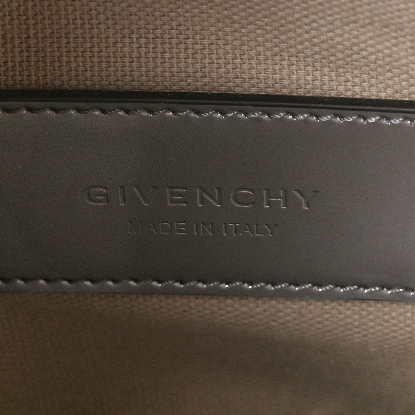 Patent Embossed Antigona Portfolio Pouch Silvery