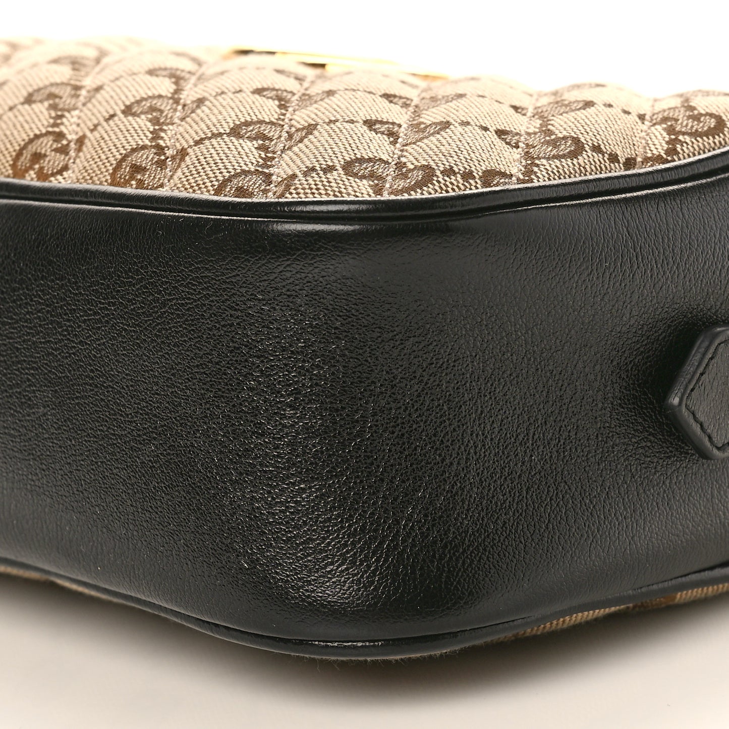 Monogram Matelasse Diagonal Small GG Marmont Chain Shoulder Bag Beige Black