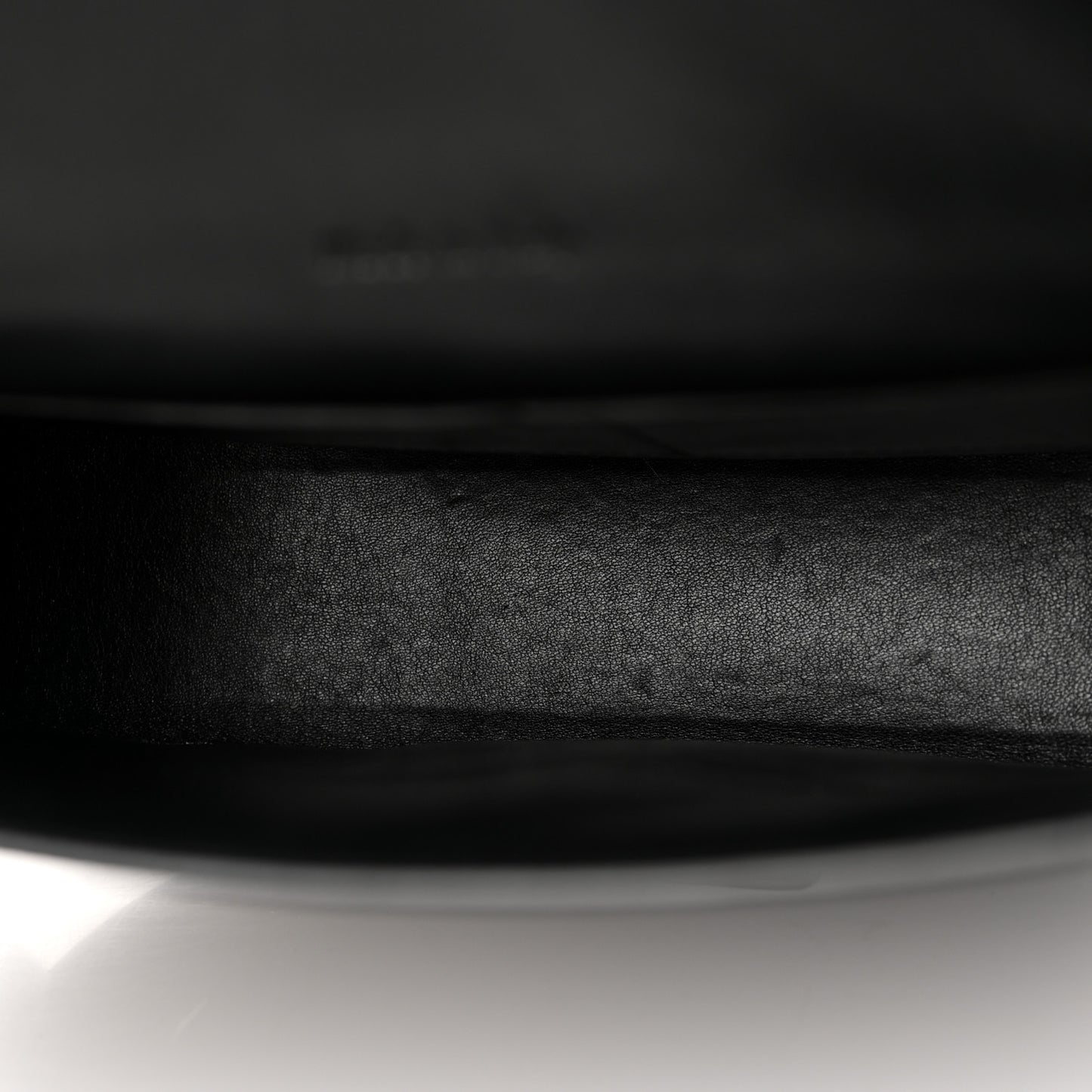 Grained Calfskin Medium Trotteur Black