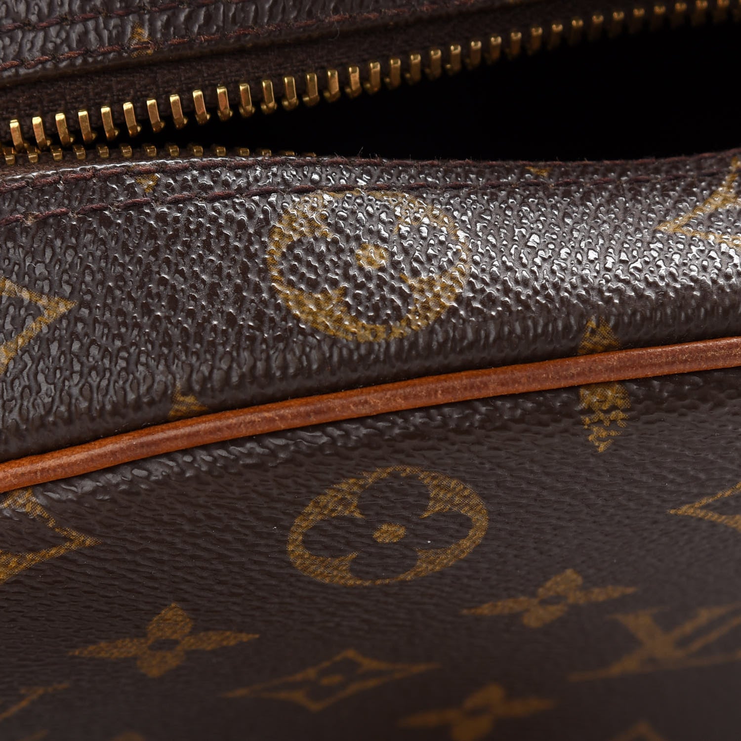 Louis Vuitton Monogram Blois 12 of 15