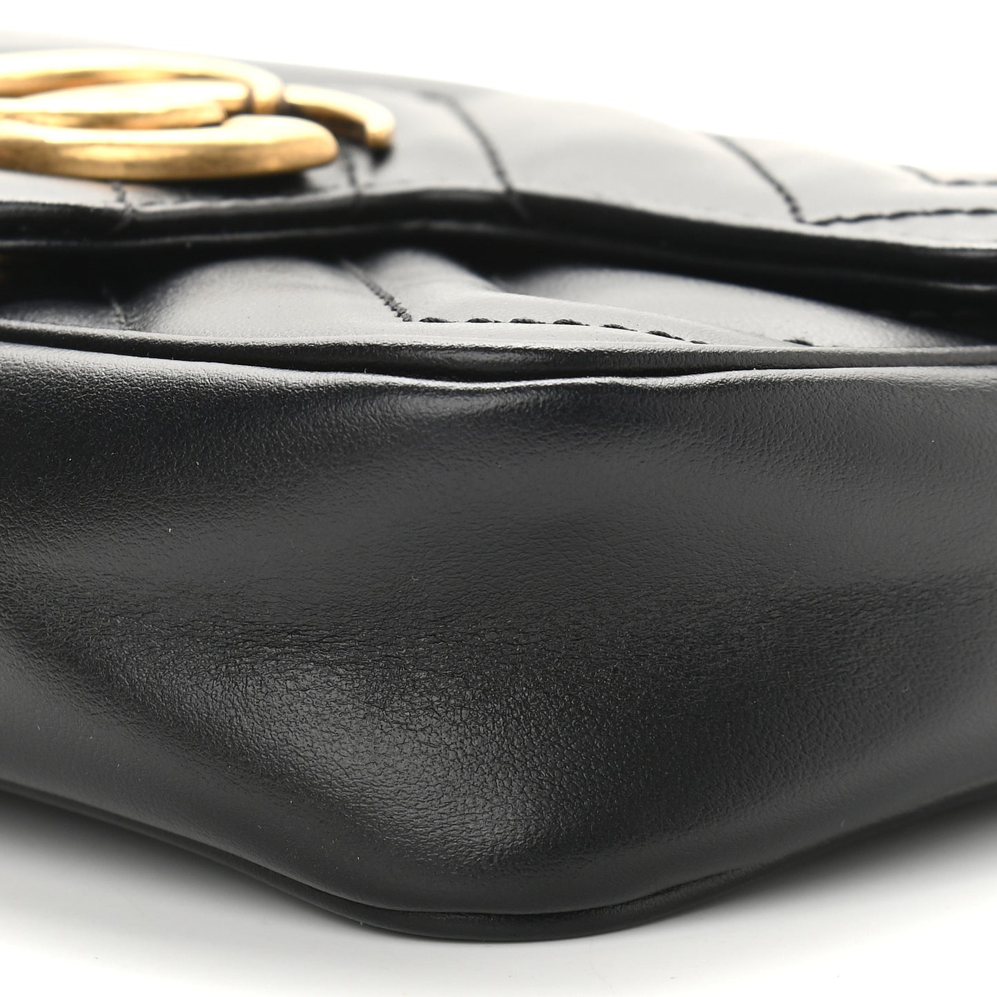 Calfskin Matelasse Super Mini GG Marmont Shoulder Bag Black