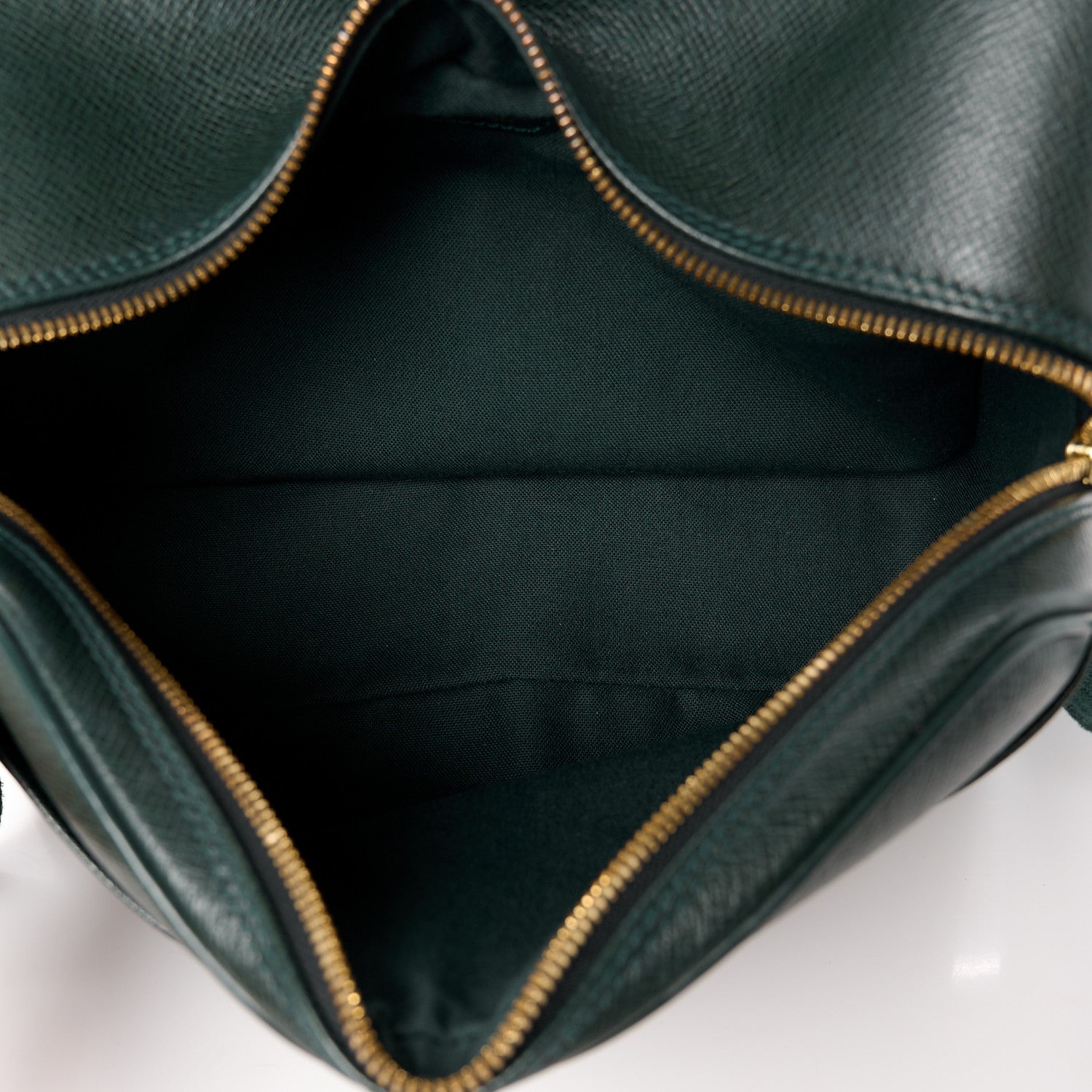 Louis Vuitton Taiga Reporter Messenger Epicea 5 of 12