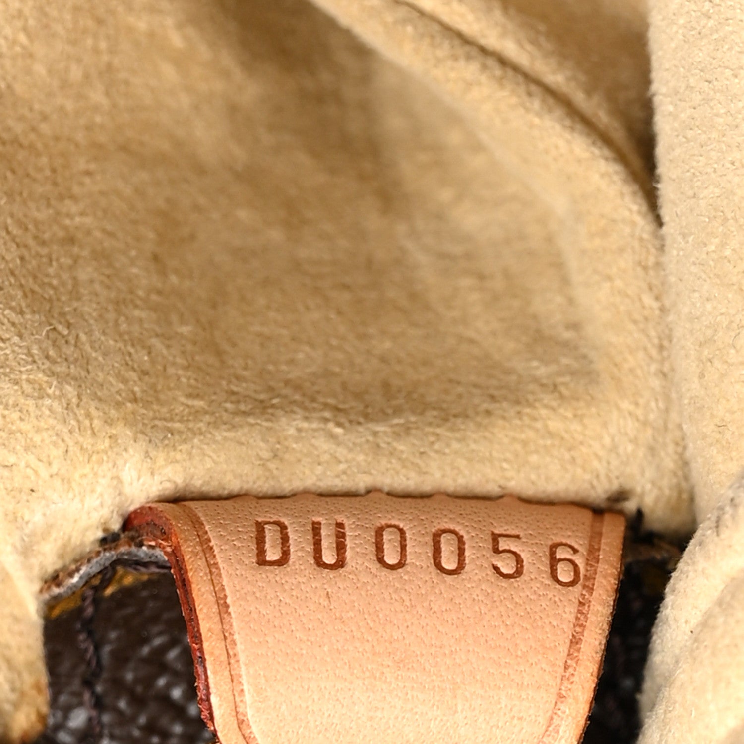 Louis Vuitton Monogram Looping GM 7 of 16
