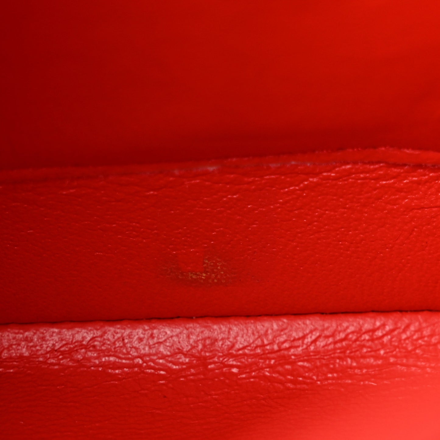 Lambskin Perforated Medium Double Flap Red