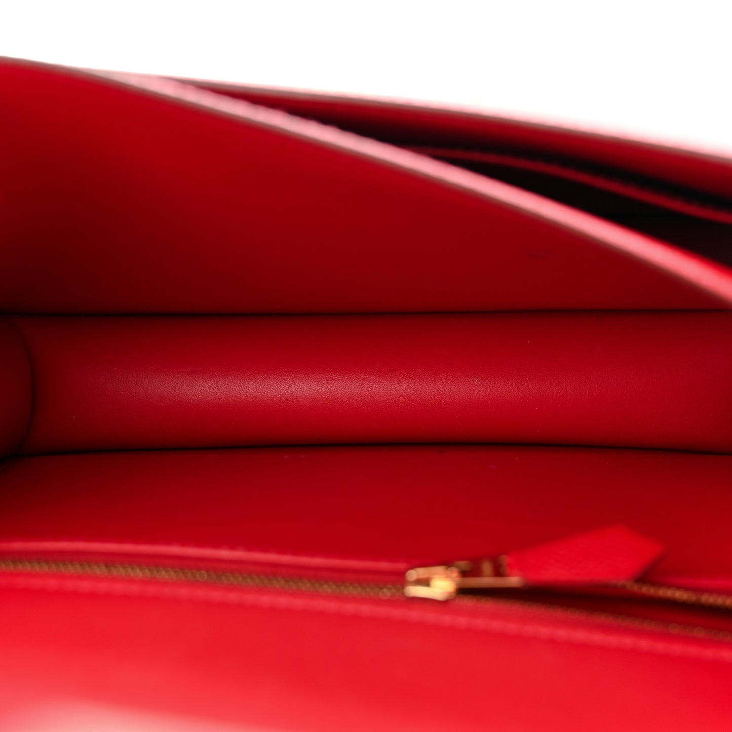 Epsom Constance 24 Rouge Casaque