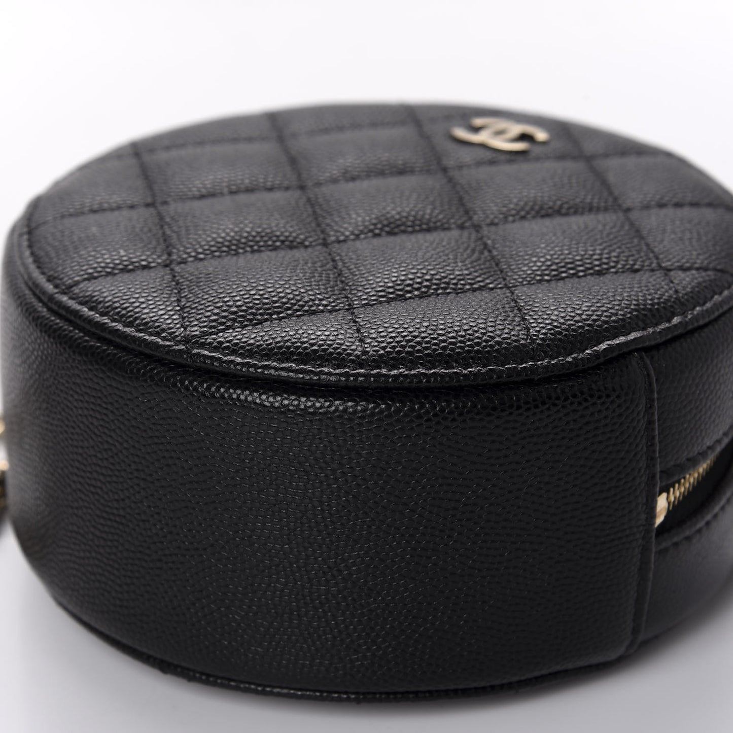 Caviar Quilted Round Clutch With Chain Black