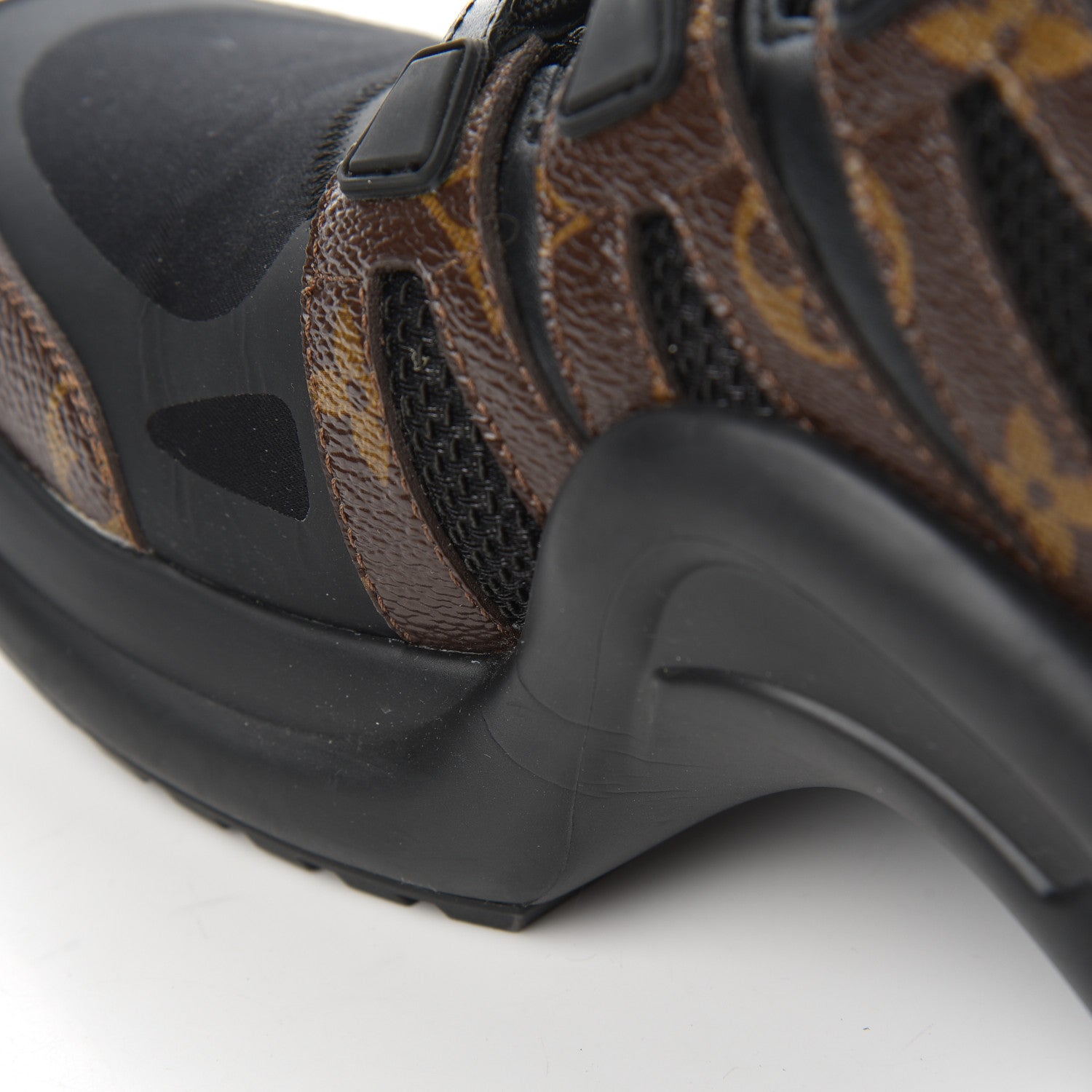 Louis Vuitton Calfskin Patent Monogram LV Archlight Sneakers 42 Black 19 of 20