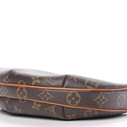 Louis Vuitton Monogram Croissant PM 7 of 9