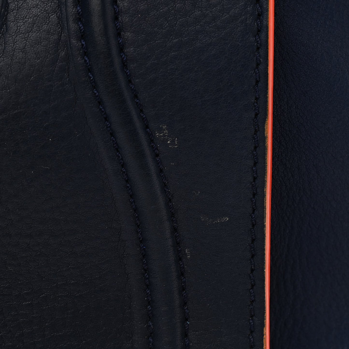 Supple Calfskin Medium Phantom Luggage Midnight