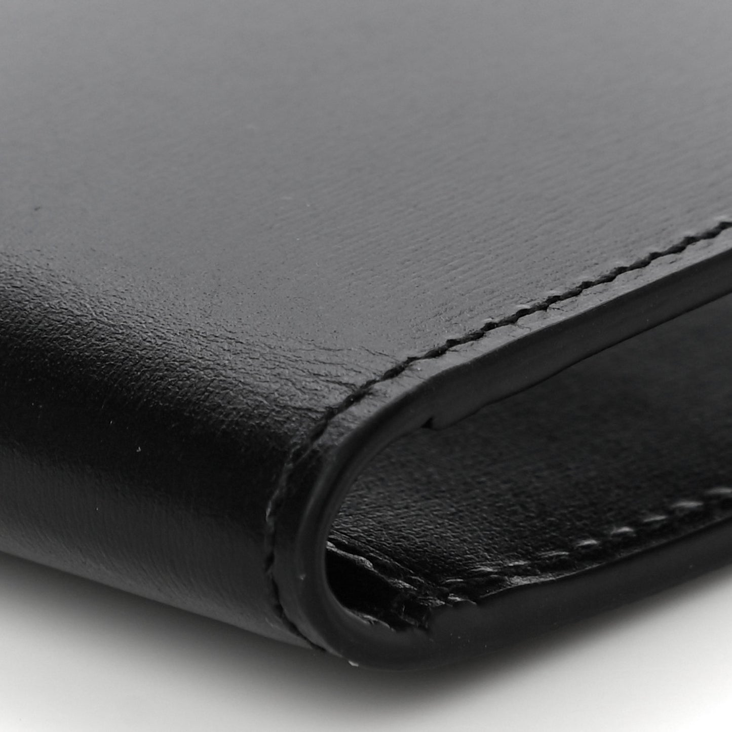 Smooth Calfskin GG Marmont Bi-Fold Wallet Black