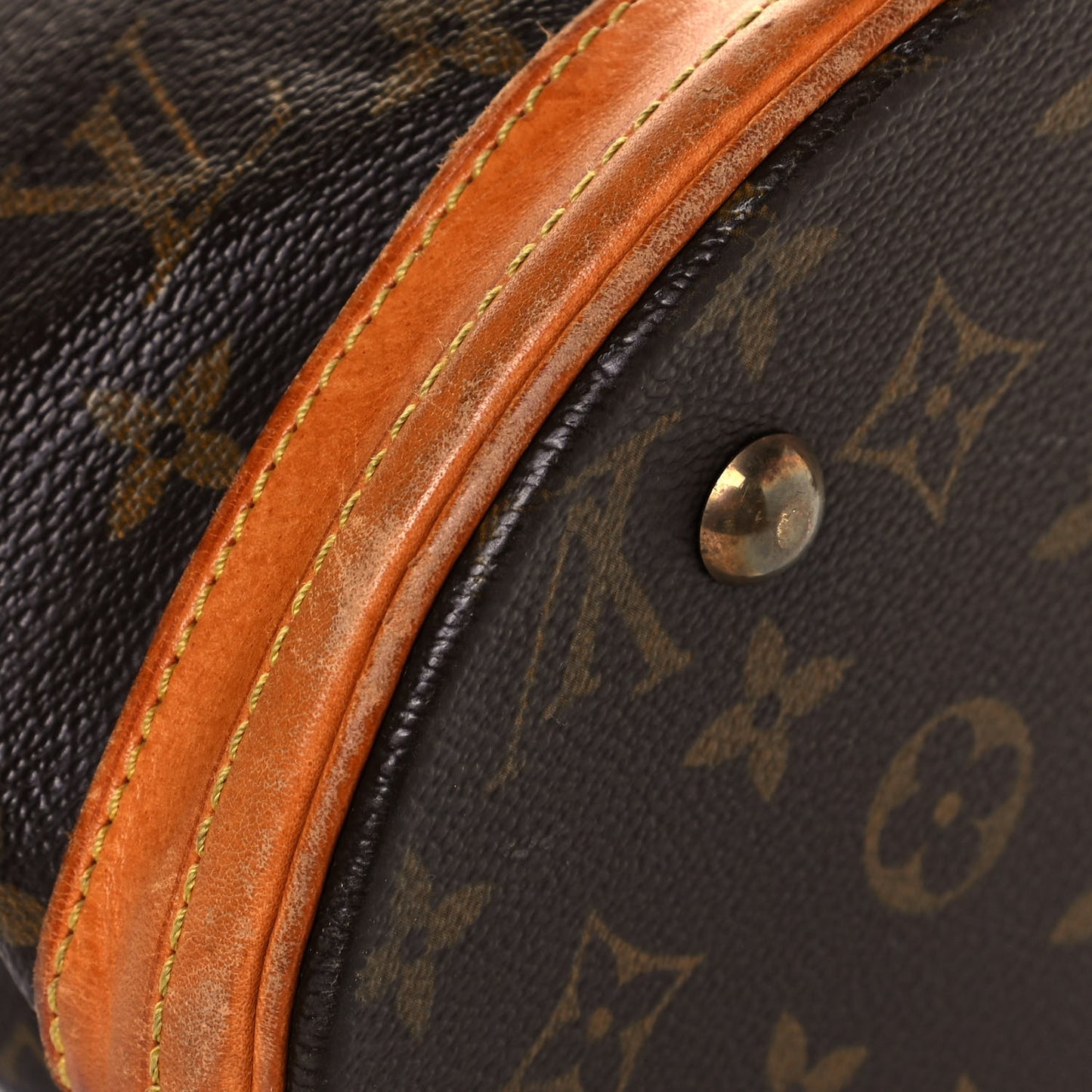 Monogram Petit Bucket 23